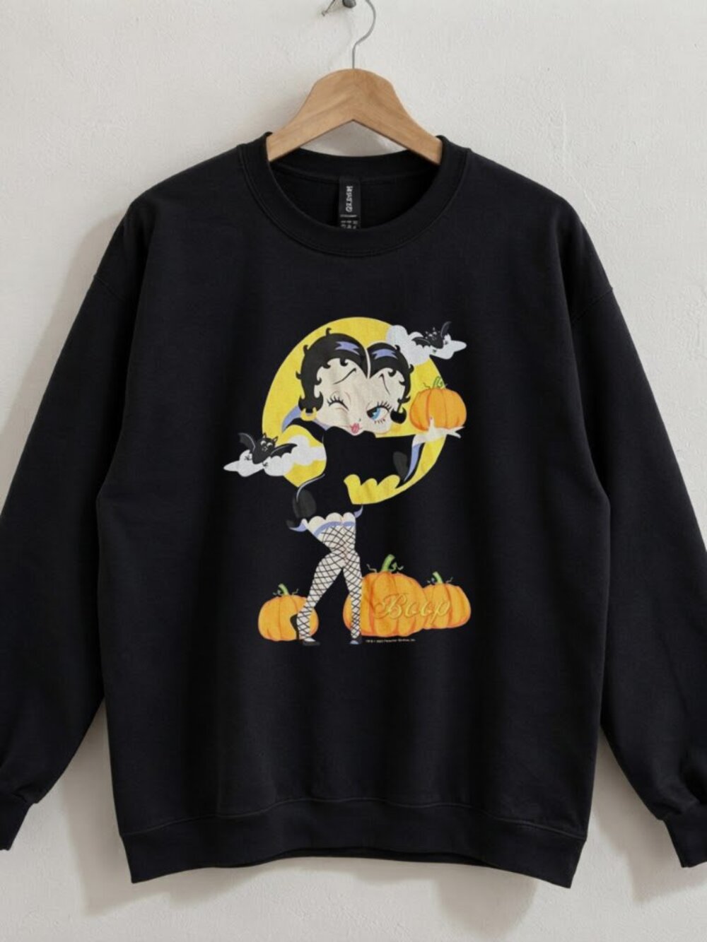 Gildan Black Halloween Betty Boop With Pumpkins Crewneck Graphic Sweatshirt